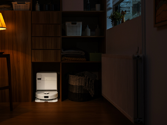 로보락 Qrevo Pro 직배수 스테이션 [사진=로보락]