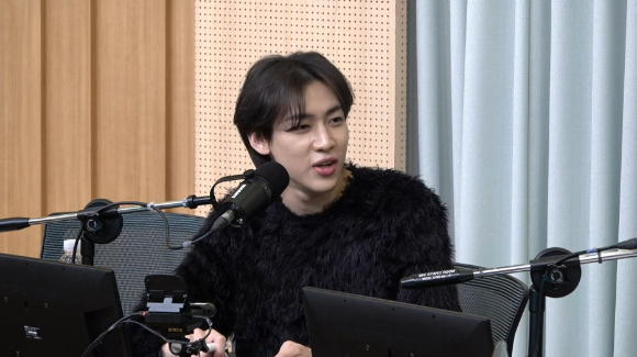 SBS 파워FM '두시 탈출 컬투쇼' 뱀뱀이 출연했다. [사진=SBS ]