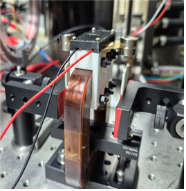 송전선 주변 자기장으로 전기 만든다