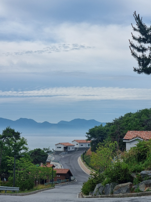 변산 바다향기 객실에서 바라 본 전경. [사진=국립자연휴양림관리소/산림청]