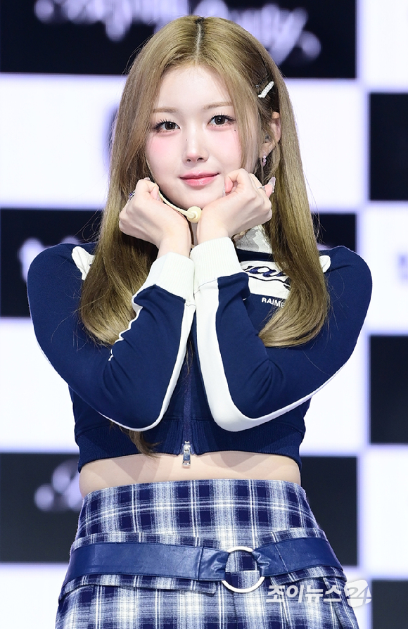 그룹 트리플에스(tripleS) 미소녀즈(msnz) zenith 주빈이 24일 오후 서울 용산구 블루스퀘어에서 열린 새 앨범 '비욘드 뷰티' 발매 기념 쇼케이스에서 포즈를 취하고 있다. [사진=정소희 기자]