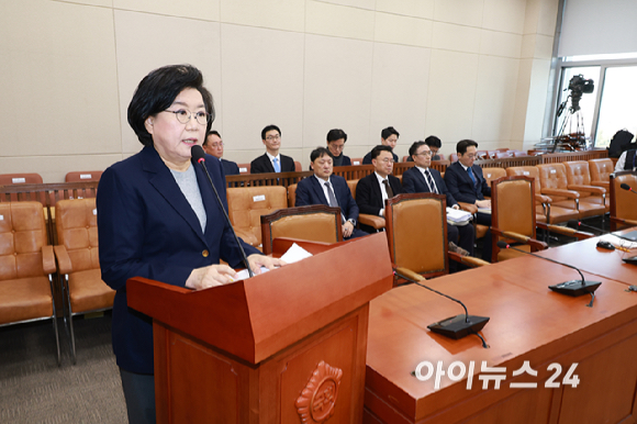 이혜훈 기획예산처 장관 후보자가 23일 서울 여의도 국회에서 열린 재정경제기획위원회의 인사청문회에서 모두발언을 하고 있다. [사진=곽영래 기자]