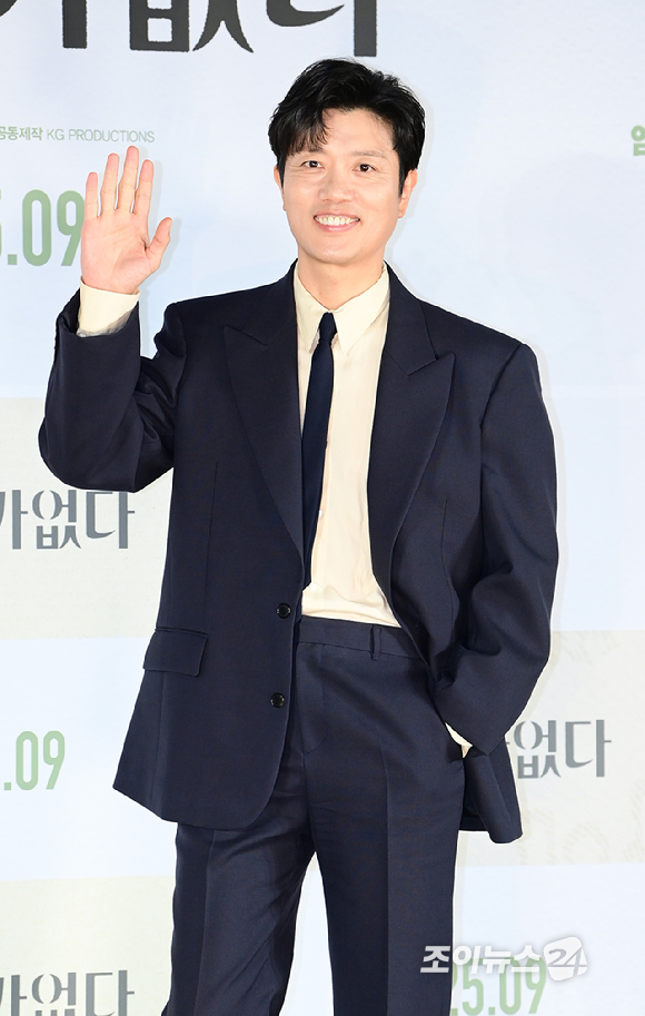 배우 박희순이 19일 오전 서울 용산구 CGV아이파크몰점에서 열린 영화 '어쩔수가없다'(감독 박찬욱) 제작보고회에 참석하고 있다. [사진=정소희 기자]