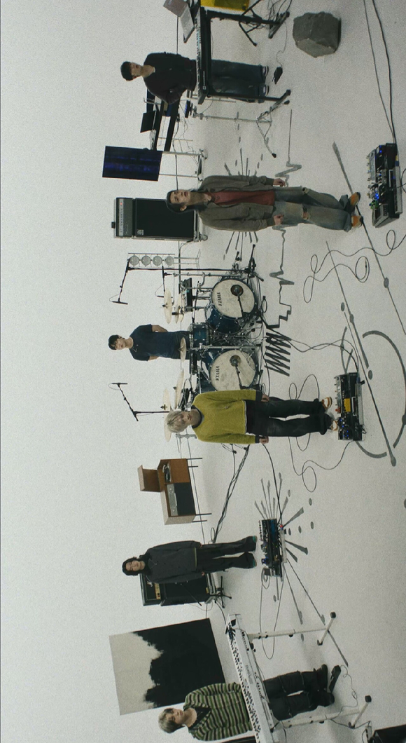 엑스디너리 히어로즈 미니 8집 트랙 스니크 피크 단체 섬네일 이미지 [사진=JYP엔터테인먼트]