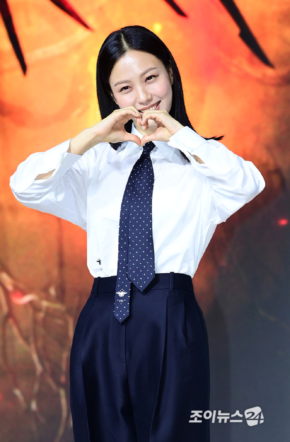 (왼쪽부터)배우 김무열-오정세-유오성-진영-고민시-이시영-김시아-이진욱이 17일 오전 서울 종로구 JW 메리어트 동대문에서 열린 넷플릭스 오리지널 시리즈 '스위트홈 시즌3' 제작발표회에 참석하고 있다. [사진=정소희 기자]