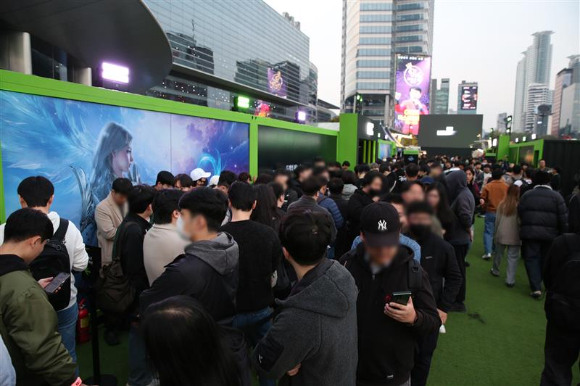 출시 2주 앞둔 엔씨 &apos;아이온2&apos;…관심과 기대 속 &apos;흥행 청신호&apos;