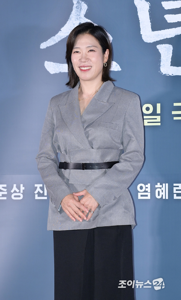 배우 염혜란이 23일 오후 서울 CGV 용산아이파크몰에서 열린 영화 '소년들'(감독 정지영) 언론시사회에 참석하고 있다. [사진=정소희 기자]