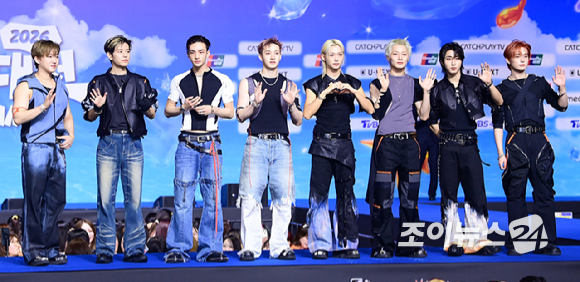 그룹 스트레이 키즈(Stray Kids)가 9일 오후 경기도 일산 킨텍스에서 열린 2026 SBS 가요대전 Summer 블루카펫 행사에 참석하고 있다. [사진=정소희 기자]