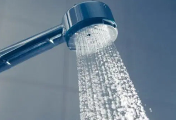 미국에서 욕실 조명을 끄고 샤워하는 '다크 샤워(dark shower)'가 온라인에서 새로운 웰빙 트렌드로 확산하고 있다. 사진은 본 기사 내용과 무관. [사진=vanguardngr]