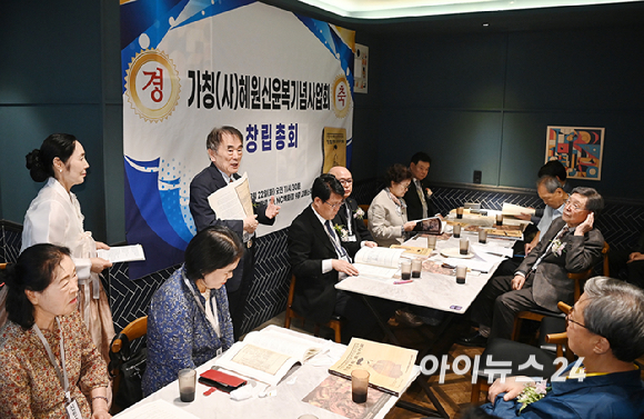 22일 서울 은평구 한 식당에서 열린 혜원 신윤복 기념사업회 창립 총회에서 이양재 상임고문이 축사를 하고 있다. [사진=곽영래 기자]