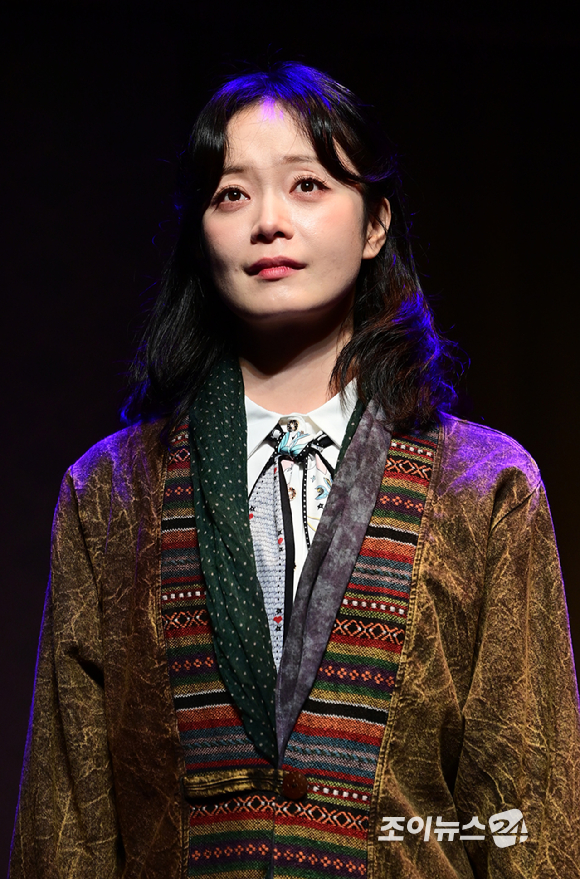 배우 전소민이 10일 오후 서울 강서구 마곡동 LG아트센터 서울에서 열린 연극 '사의 찬미' 프레스콜에서 열연하고 있다. [사진=정소희 기자]