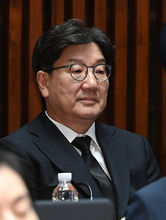 권성동 국민의힘 의원이 1일 오후 서울 여의도 국회에거 열린 의원총회에 참석하고 있다. [사진=곽영래 기자]