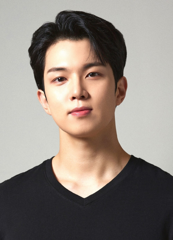 엔플라잉 유회승이 뮤지컬 '로미오와 줄리엣'에 출연한다. [사진=FNC엔터테인먼트]