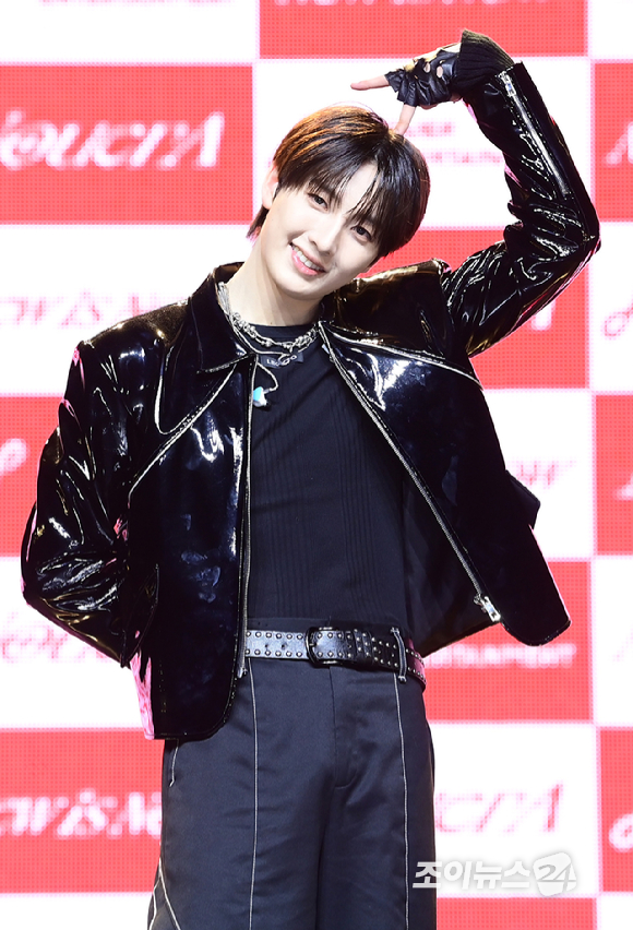 그룹 누에라 준표가 26일 오후 서울 용산구 한남동 블루스퀘어에서 열린 누에라(NouerA) 'Chapter: New is Now' 데뷔 쇼케이스에 참석하고 있다. [사진=정소희 기자]