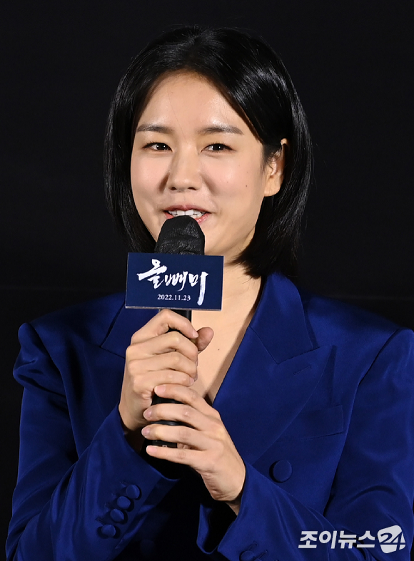 배우 안은진이 18일 서울 용산구 CGV 용산아이파크몰에서 열린 영화 '올빼미' 제작보고회에서 인사말을 하고 있다. [사진=김성진 기자]