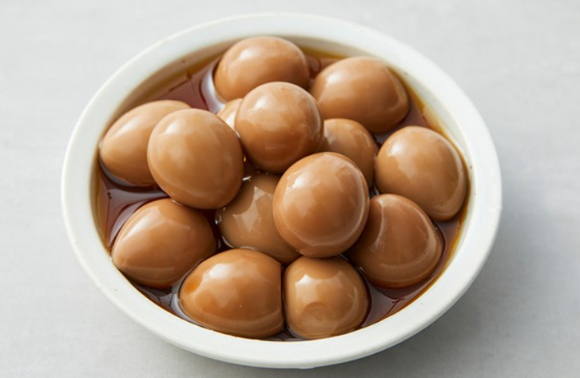 쑥갓, 들깻잎, 메추리알, 총각김치 등이 췌장암에 효과적인 음식이라는 전문가의 설명이 공개됐다. 사진은 AI 생성 이미지로, 본 기사 내용과 무관. [사진=챗GPT]