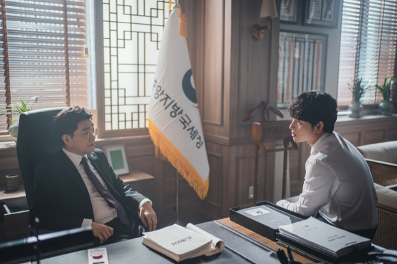 '트레이서' 포스터 [사진=웨이브]