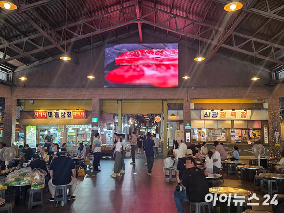 지난 26일 방문한 예산시장 외관. [사진=전다윗 기자]