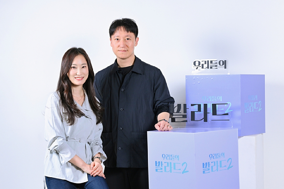 SBS '우리들의 발라드2' 정익승 CP(오른쪽)와 안정현 PD(왼쪽)가 17일 서울 모처에서 진행된 인터뷰에서 포즈를 취하고 있다. [사진=SBS]