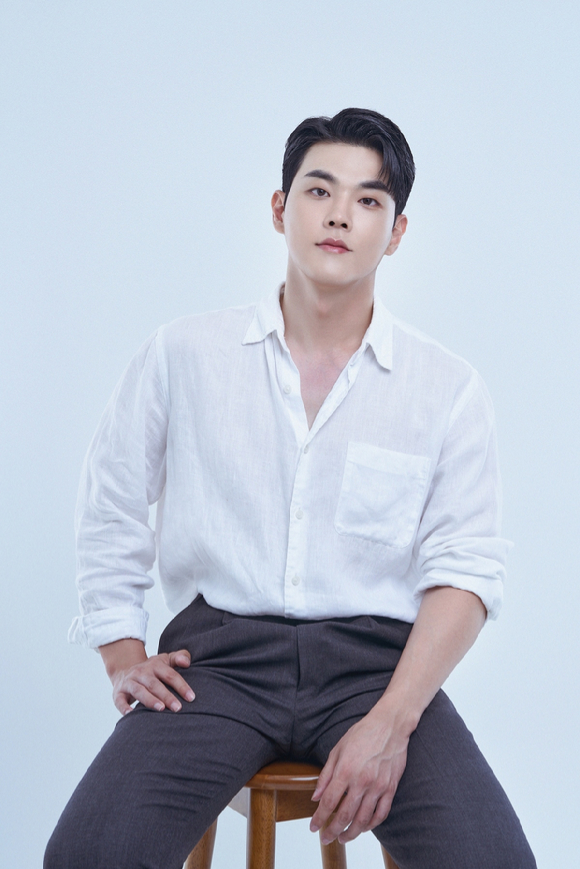 이인권 아나운서 프로필 사진 [사진=SBS]