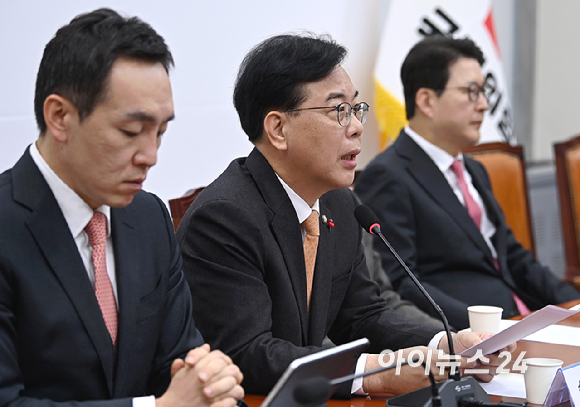 송언석 국민의힘 원내대표가 18일 서울 여의도 국회에서 열린 최고위원회의에서 발언하고 있다. [사진=곽영래 기자]