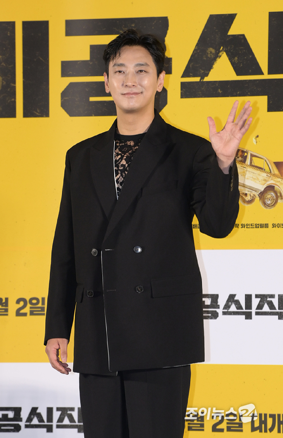 배우 주지훈이 4일 오전 서울 용산구 CGV 용산아이파크몰에서 열린 영화 '비공식작전' (감독 김성훈) 제작보고회에 참석하고 있다. [사진=정소희 기자]