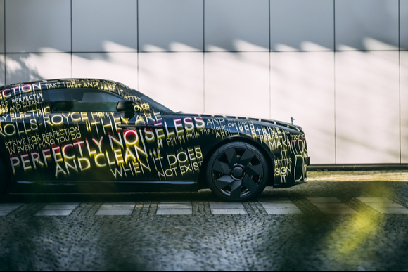 롤스로이스모터카가 첫 순수 전기 자동차 스펙터(Spectre)를 공개했다. [사진=롤스로이스모터카]