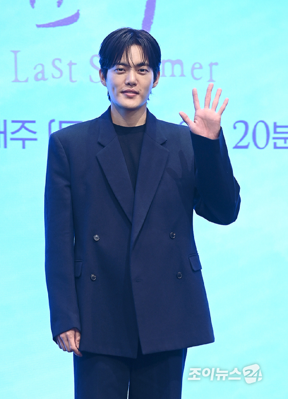 배우 김건우가 29일 서울 구로구 더세인트에서 열린 KBS2TV 새 토일 '마지막 썸머' 제작발표회에서 포토타임을 갖고 있다. [사진=곽영래 기자]