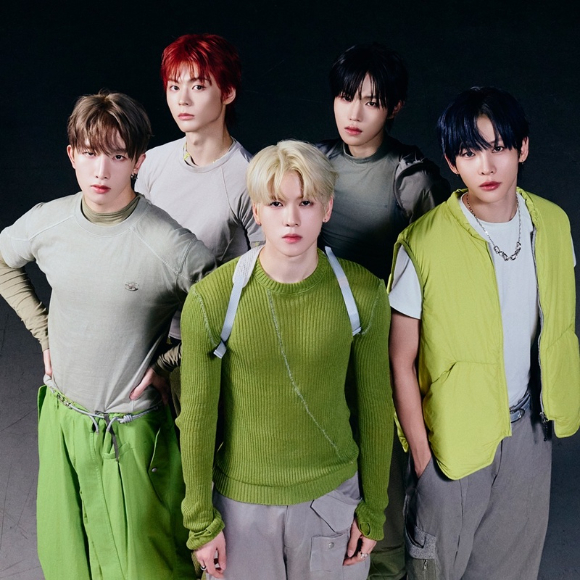 &apos;컴백 파우 &quot;신곡, 나태주 시인 &apos;풀꽃&apos;서 영감⋯우리도 오래 보았을 때 더 큰 매력&quot;