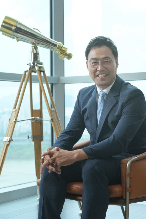 KBS 1TV '동네한바퀴2' 제작발표회에 참석한 이만기 [사진=KBS]