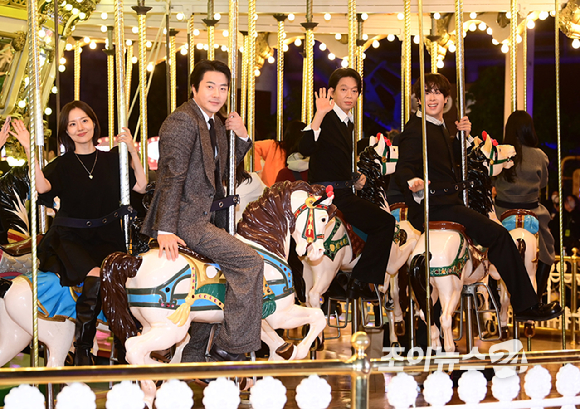 배우 문채원-권상우-박지환-표지훈(피오)이 8일 오후 서울 송파구 롯데월드 어드벤처에서 열린 영화 '하트맨' 돌아오는 거야, 다시 롯데월드에서! 이벤트 행사에 참석하고 있다. [사진=정소희 기자]