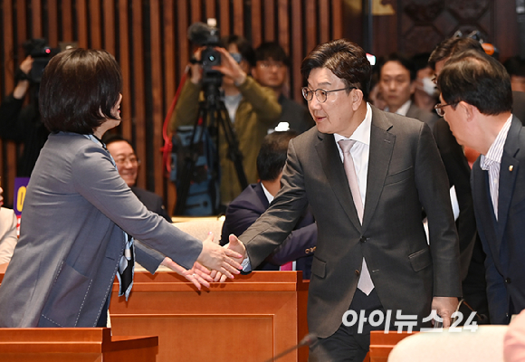 권성동 국민의힘 원내대표가 7일 오후 서울 여의도 국회에서 열린 의원총회에 참석하고 있다. [사진=곽영래 기자]