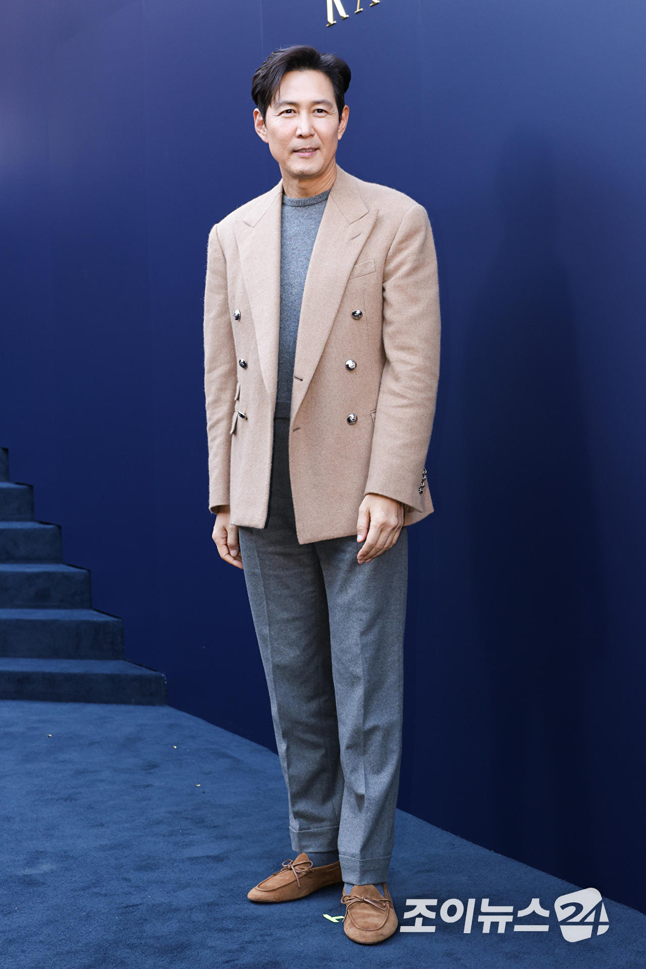 배우 이정재가 15일 오후 서울 종로구 석파정 서울미술관에서 진행된 패션 아이콘 랄프 로렌의 삶을 조명한 HBO 다큐멘터리 '베리 랄프' 스크리닝 이벤트에 참석해 포즈를 취하고 있다. [사진=문수지 기자]