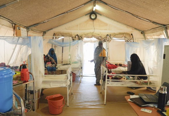 국제 의료구호단체 국경없는의사회(MSF) 직원들이 내전을 피해 피난한 수단 난민들을 상대로 성착취를 저지른 사실이 드러나 파문이 일고 있다. 사진은 본 기사 내용과 무관. [사진=연합뉴스]