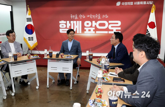 김문수 국민의힘 당대표 예비후보가 28일 오후 서울 여의도 국민의힘 서울시당에서 열린 당원간담회에서 발언을 하고 있다. [사진=곽영래 기자]