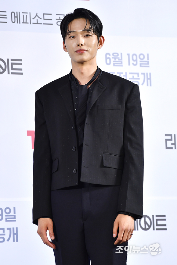 배우 이정식이 12일 오후 서울 마포구 상암동 스탠포드호텔에서 진행된 티빙 오리지널 '러닝메이트' 제작발표회에 참석해 포즈를 취하고 있다. [사진=문수지 기자]