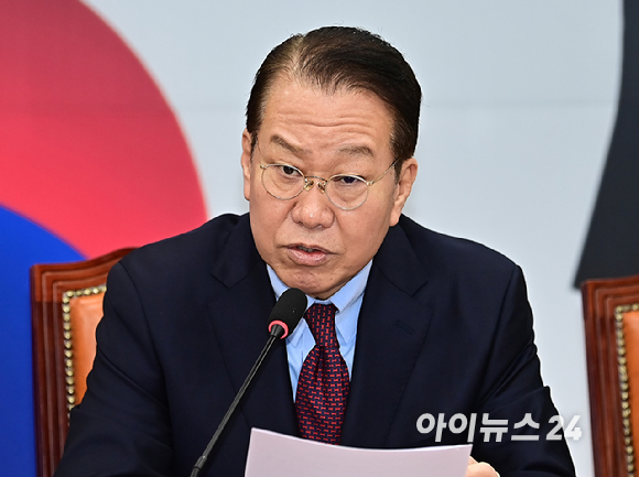 권영세 국민의힘 비상대책위원장이 17일 오전 서울 여의도 국회에서 열린 비상대책위원회의에서 발언하고 있다. [사진=곽영래 기자]