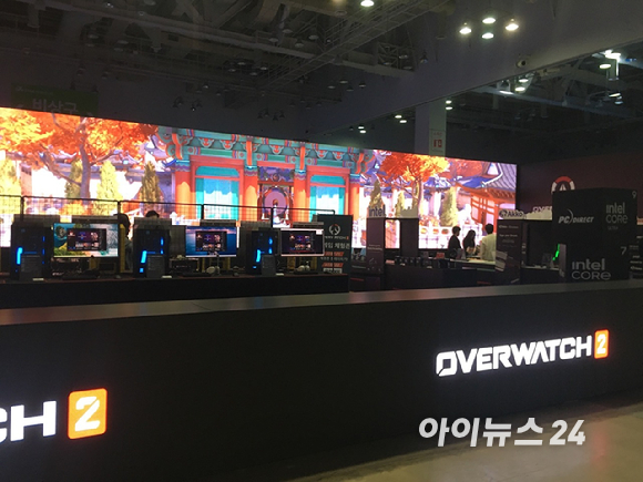 지스타 2025 메인 스폰서를 맡은 엔씨소프트 부스. [사진=문영수 기자]