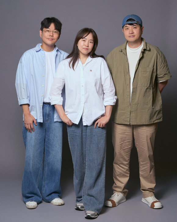 '모솔연애' 조욱형, 김노은, 원승재 PD가 31일 진행된 종영 인터뷰에서 포즈를 취하고 있다. [사진=넷플릭스]