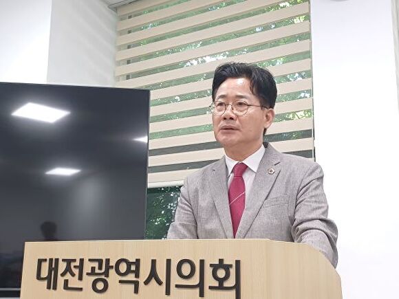 이재경 시의원이 18일 대전시의회 후반기 의장선거에 공식 출마의사를 밝혔다 [사진=강일 기자]