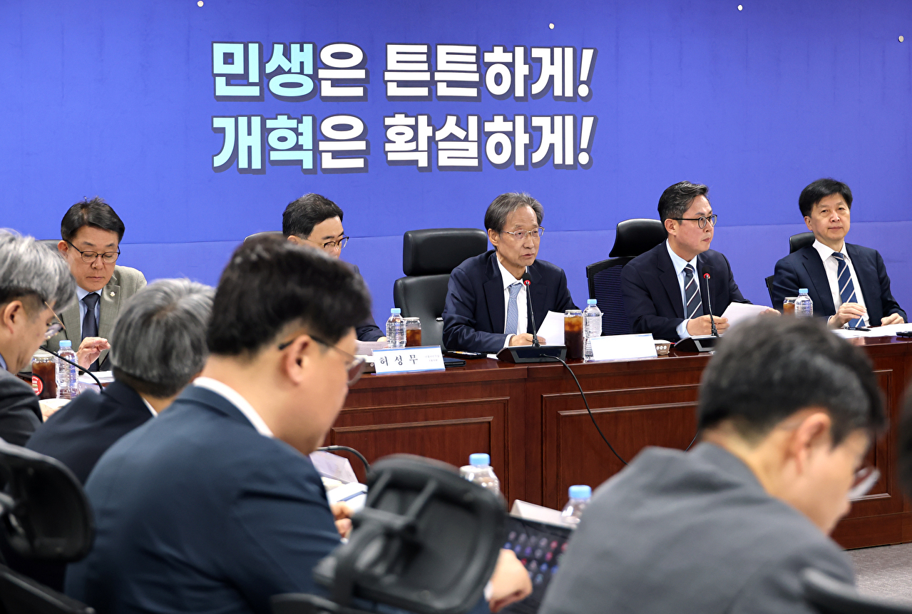 7일 국회 의원회관에서 열린 중동전쟁 경제대응특위 5차 회의에서 유동수 위원장이 인사말을 하고 있다. 2026.5.7 [사진=연합뉴스]