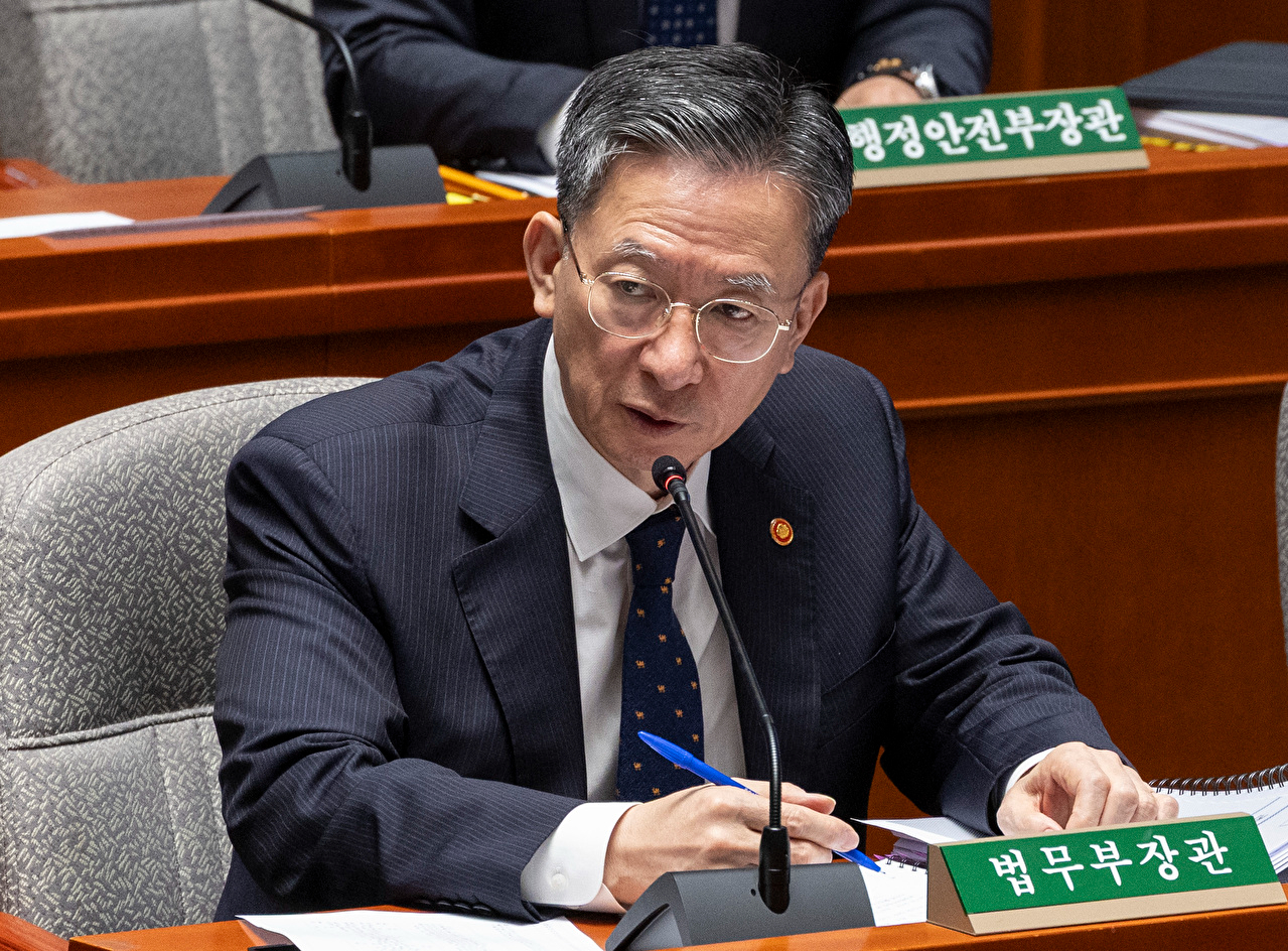 8일 사의를 표명한 정진우 서울중앙지검장이 지난 10월 23일 국회 법제사법위원회 전체회의에서 의원 질의에 답변하고 있다. 2025.10.23 [사진=연합뉴스]