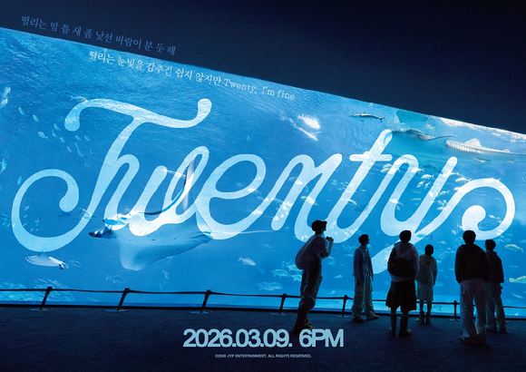 킥플립_'Twenty' 뮤직비디오 포스터 [사진=JYP엔터테인먼트]