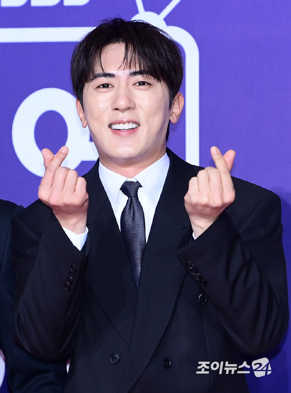 '한탕 프로젝트-마이턴' 김원훈이 30일 오후 서울 마포구 상암동 SBS 프리즘타워에서 열린&nbsp;2025 SBS 연예대상&nbsp;레드카펫 행사에 참석하고 있다. [사진=정소희 기자]
