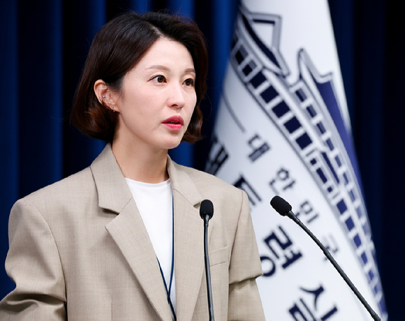 안귀령 대통령실 부대변인이 22일 용산 대통령실에서 이날 열린 비서실장 주재 수석보좌관회의 브리핑을 하고 있다. 2025.9.22 [사진=연합뉴스]