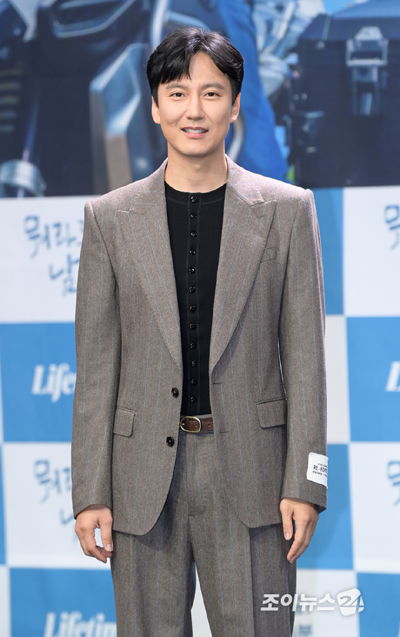 배우 김남길이 7일 오후 서울 마포구 상암동 MBC 골든마우스홀에서 열린 MBC&middot;라이프타임 공동제작 시사교양 프로그램 '뭐라도 남기리' 제작발표회에 참석하고 있다. [사진=정소희 기자]