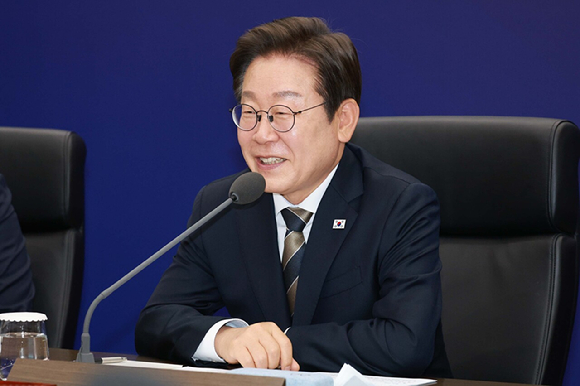 이재명 대통령이 20일 울산전시컨벤션센터에서 열린 인공지능(AI) 글로벌 협력 기업 간담회에서 발언하고 있다. 2025.6.20 [사진=대통령실통신사진기자단]