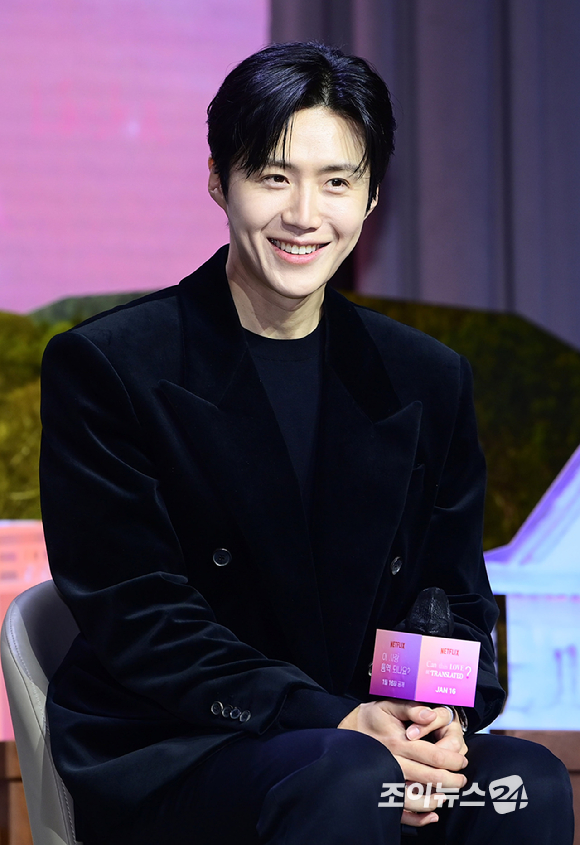 배우 김선호가 13일 오전 서울 강남구 조선팰리스 서울강남에서 열린 넷플릭스 시리즈 '이 사랑 통역 되나요?' 제작발표회에 참석하고 있다. [사진=정소희 기자]