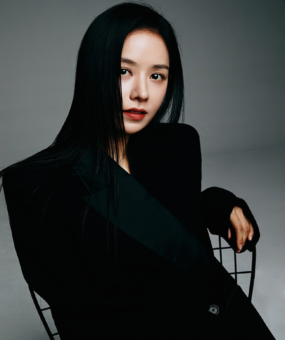 배우 안지혜가 넷플릭스 영화 '황야'(감독 허명행) 인터뷰에 앞서 포즈를 취하고 있다. [사진=리드엔터테인먼트]