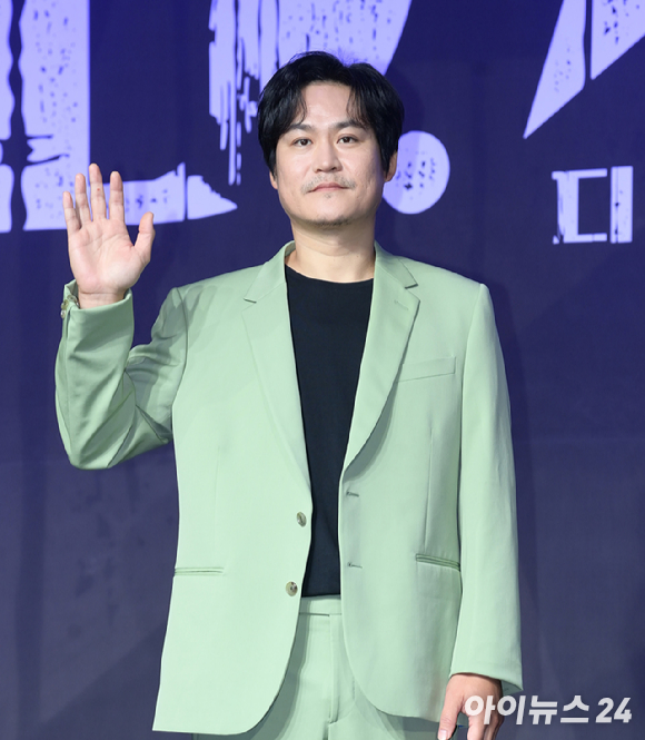 배우 김우빈이 지난 6월 10일 오전 서울 영등포구 문래동 프로보크 서울에서 열린 넷플릭스 오리지널 '택배기사' 제작발표회에 참석하고 있다. [사진=정소희 기자]